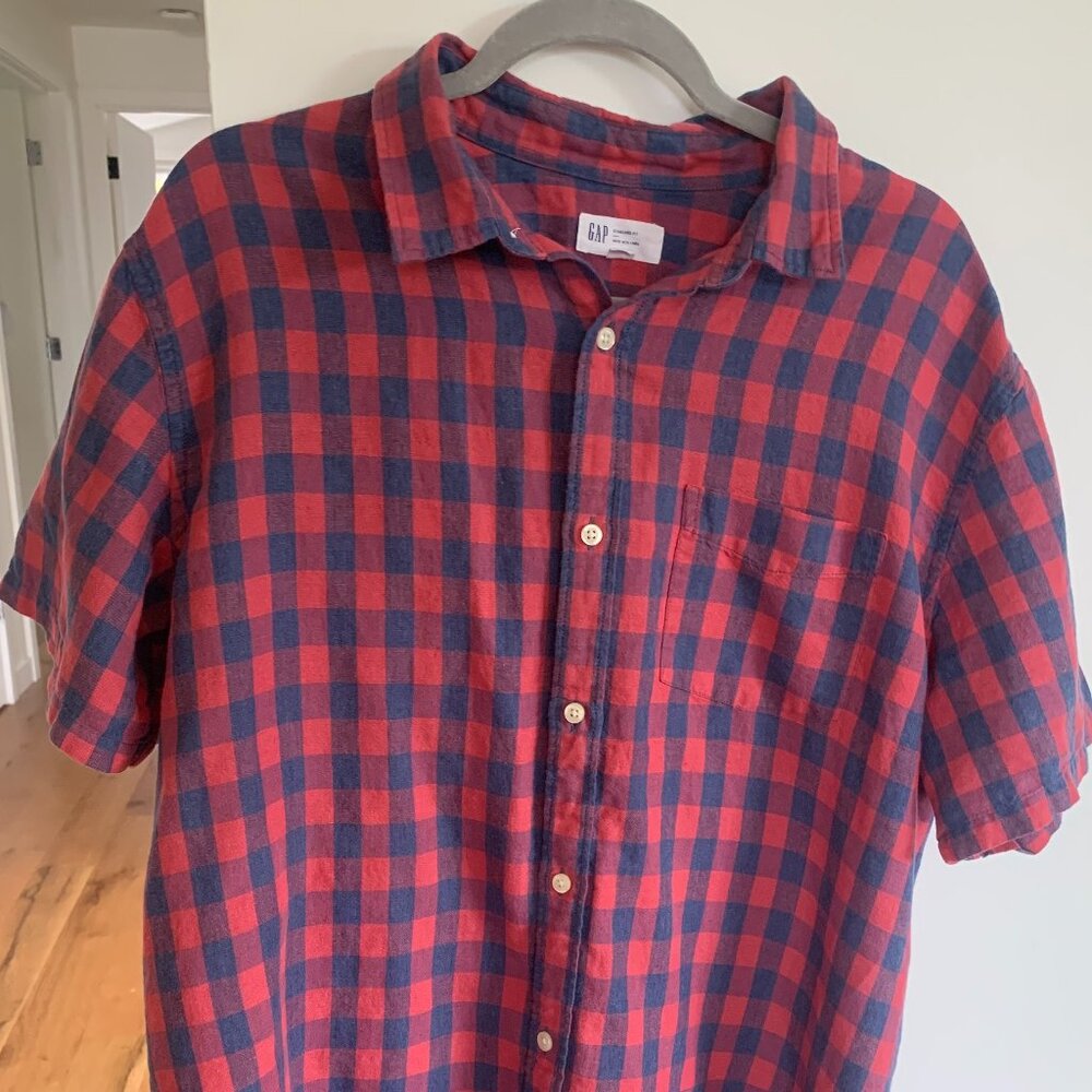 Men's Short Sleeved Button Down Size XL Gap Blue/Red Checked Shirt
